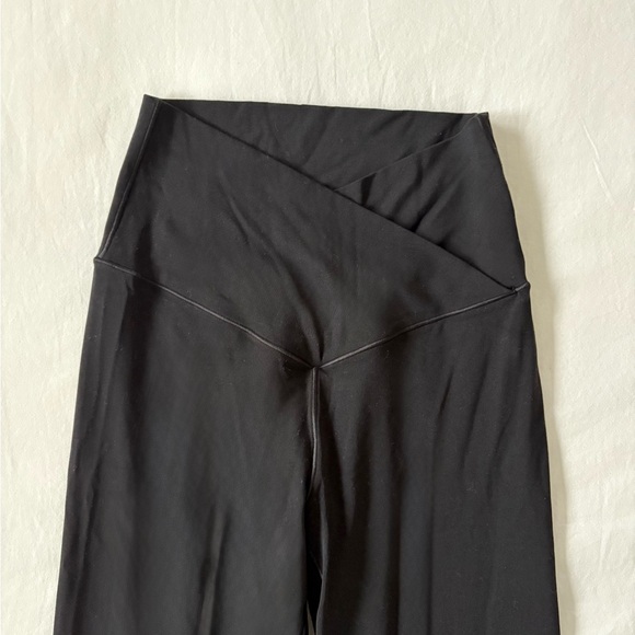 NWOT Aerie Crossover Black Flare Leggings - Picture 7 of 8